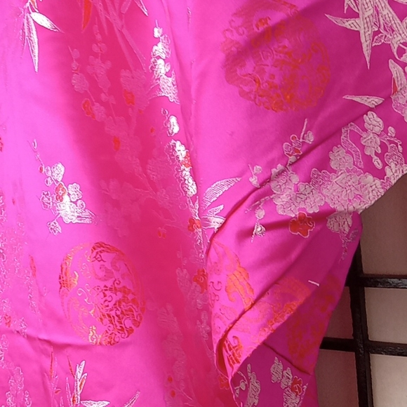 EASTERN COLLECTION Robe  100% Silk Sz F2 (NO Belt).  *A6* - Picture 13 of 17